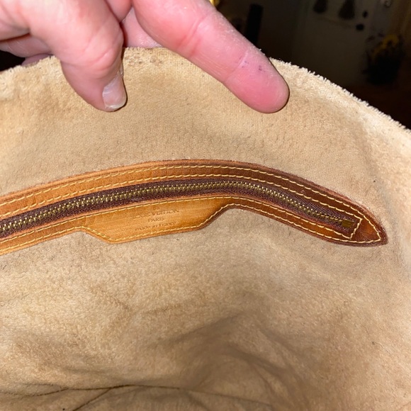 SOLD Louis Vuitton Bucket GM- Monogram - Picture 16 of 16